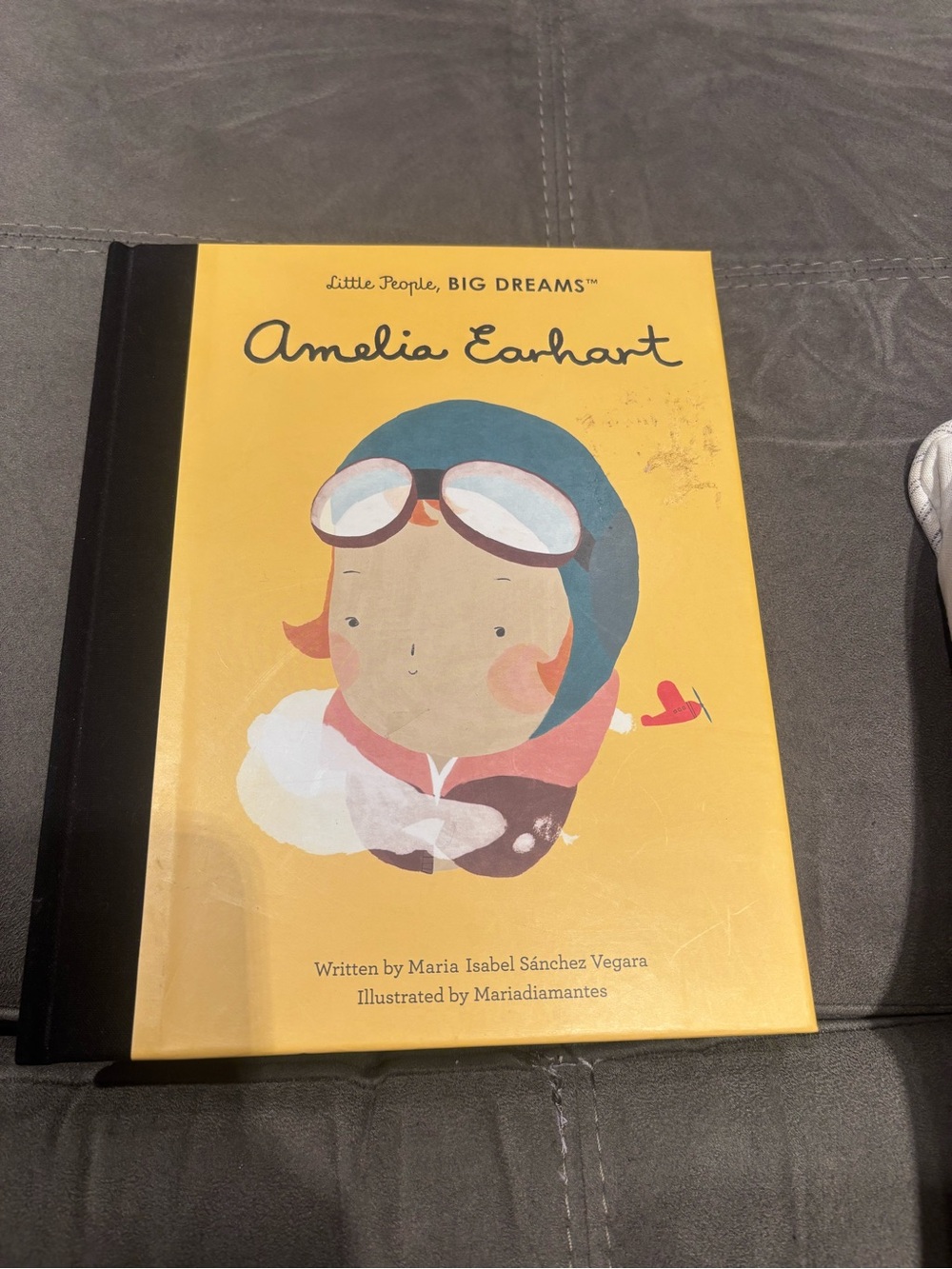 Little People, Big Dreams: Amelia Earhart Hardcover - Yellow